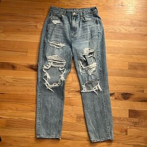 AE American Eagle Highest Rise Mom Jeans size 10 LIKE NEW
